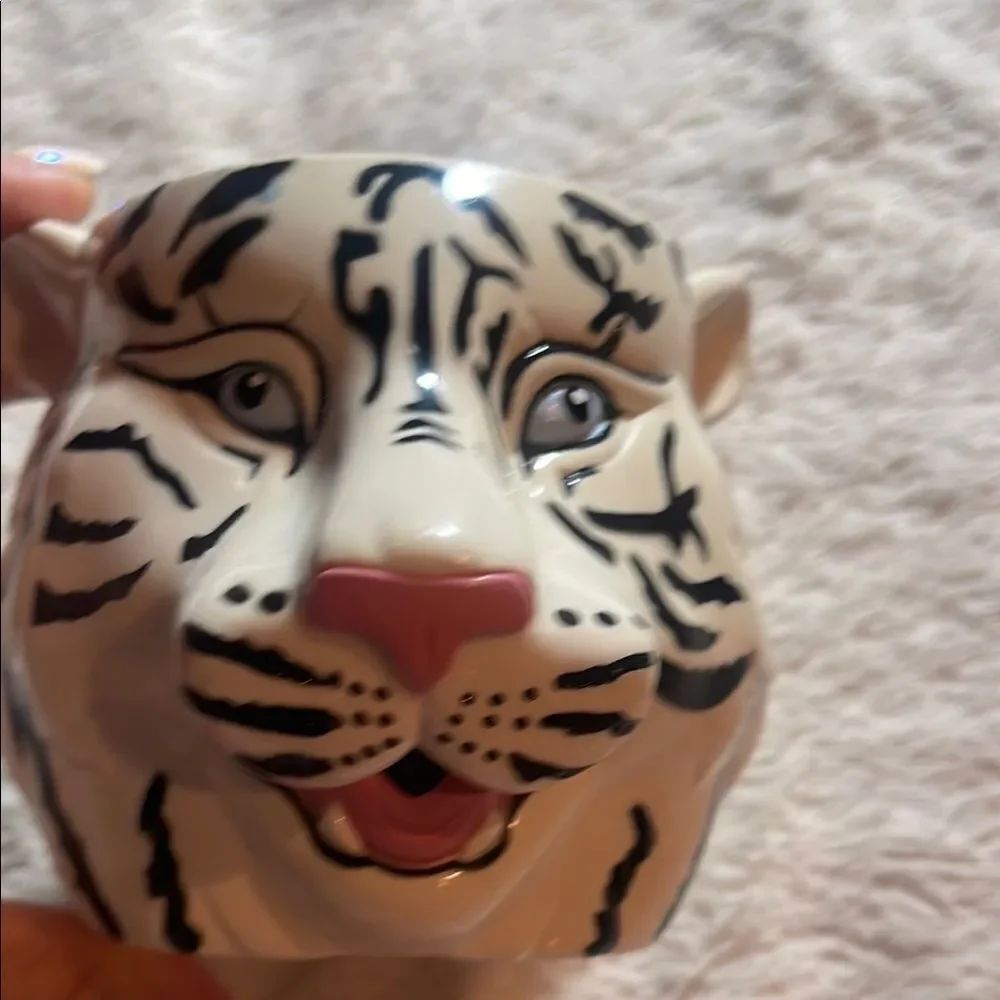 Black and White Tiger Head Decor Mug barnum, and Bailey’s